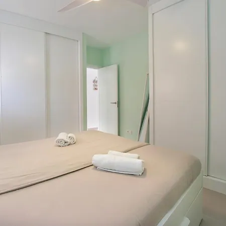 Kate Duque Fantastic With Lovely Pool