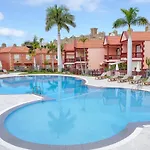Kate Duque Fantastic With Lovely Pool *