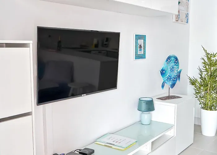 Kate Duque Fantastic With Lovely Pool