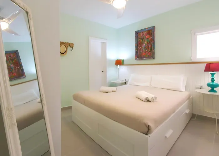 Kate Duque Fantastic With Lovely Pool 阿德耶