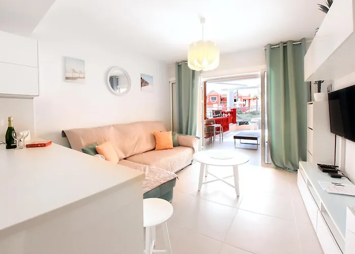 Kate Duque Fantastic With Lovely Pool Costa Adeje